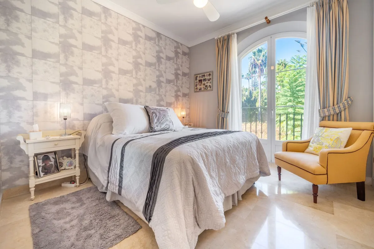 20032058-bb65-4d11-8a40-2fdf4c6e1aea