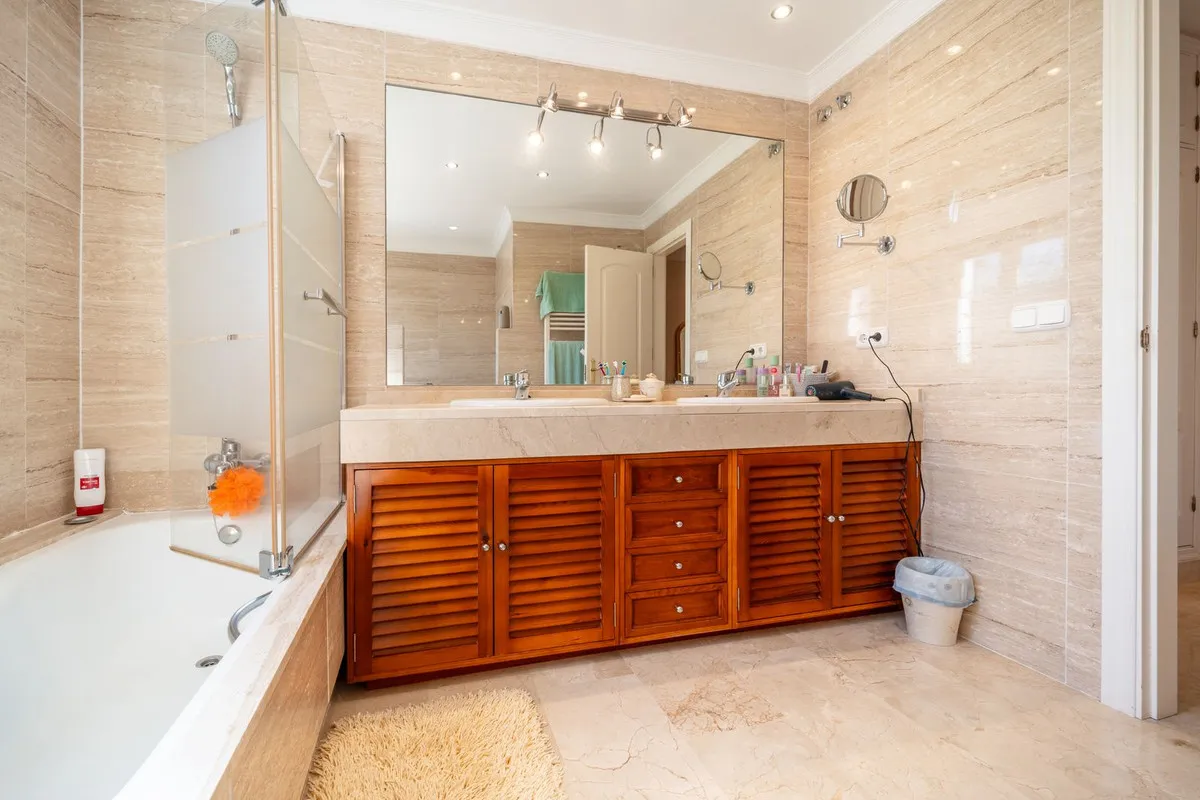 b63e1be2-e95f-4405-bf01-2e2ad77cc61b