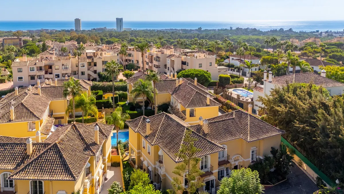 eee8c39f-3392-4150-a1f3-5bd731cdc36e