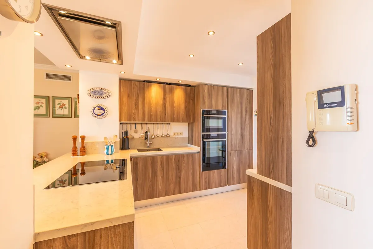 a4330db8-ceb2-4f69-8902-e394f7588c9f