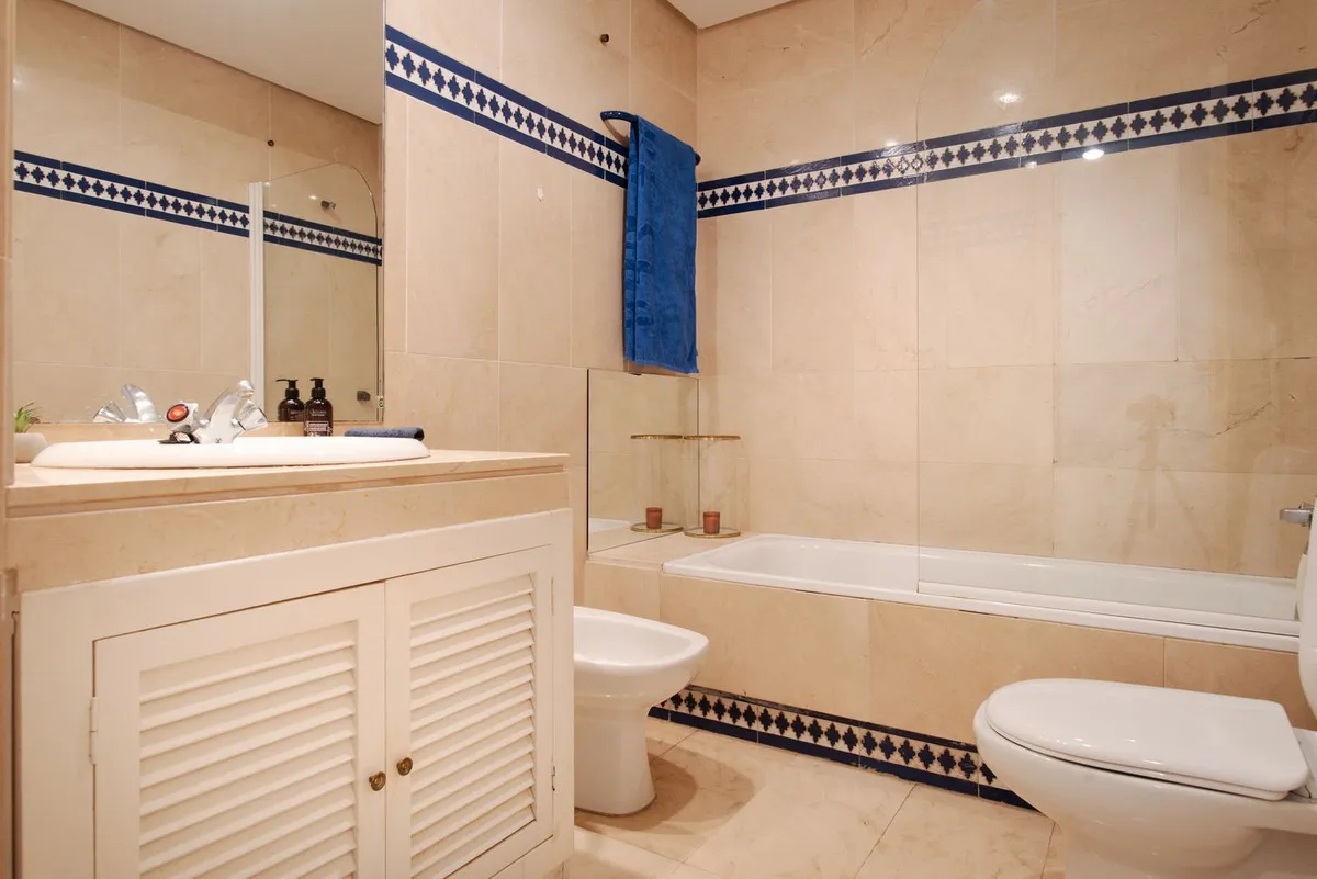 0240fae0-5e69-44b0-8be8-1930e711f4bb