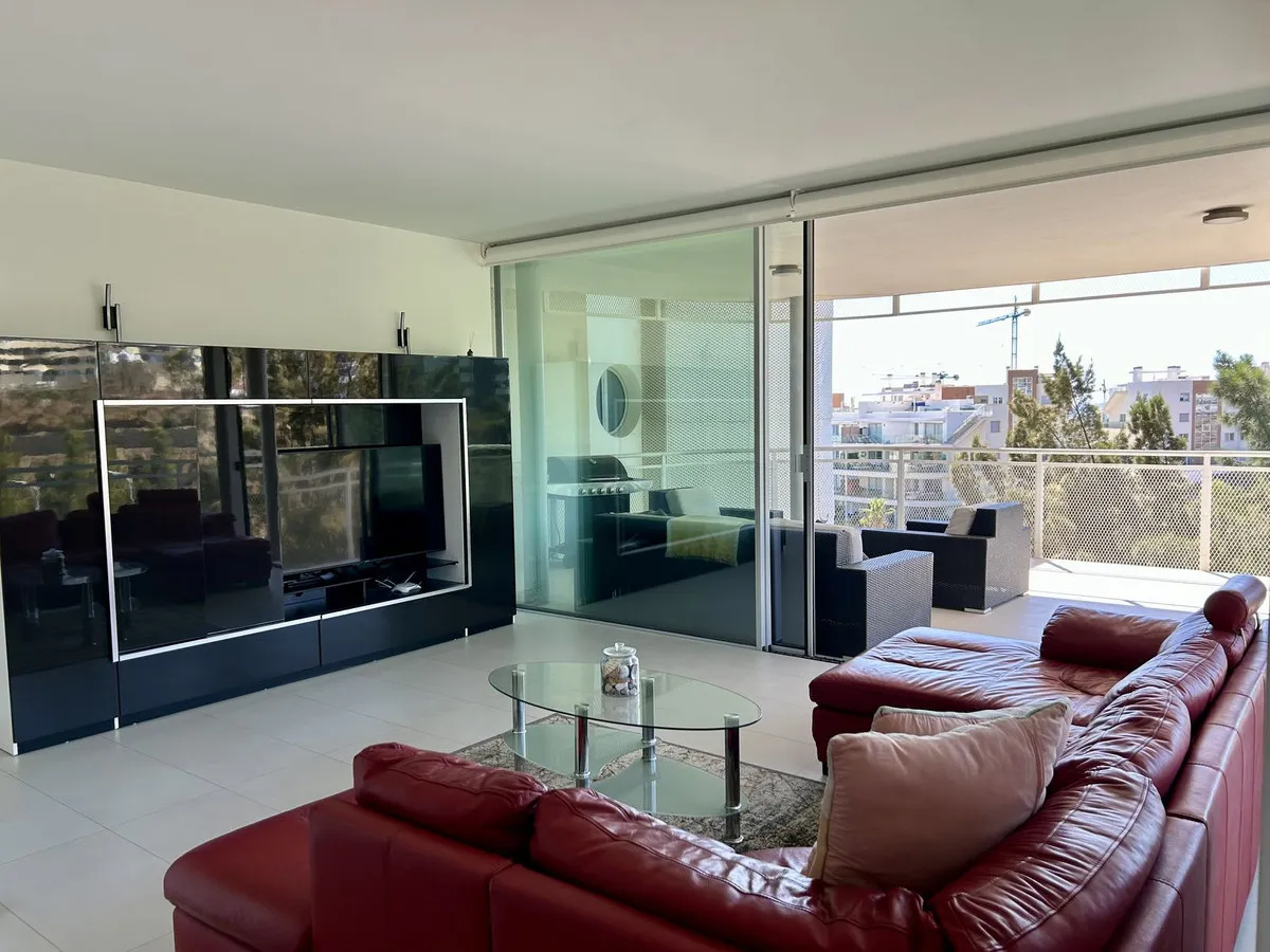 15ba9c0b-9e6f-44c7-895a-0ed7f90e8437