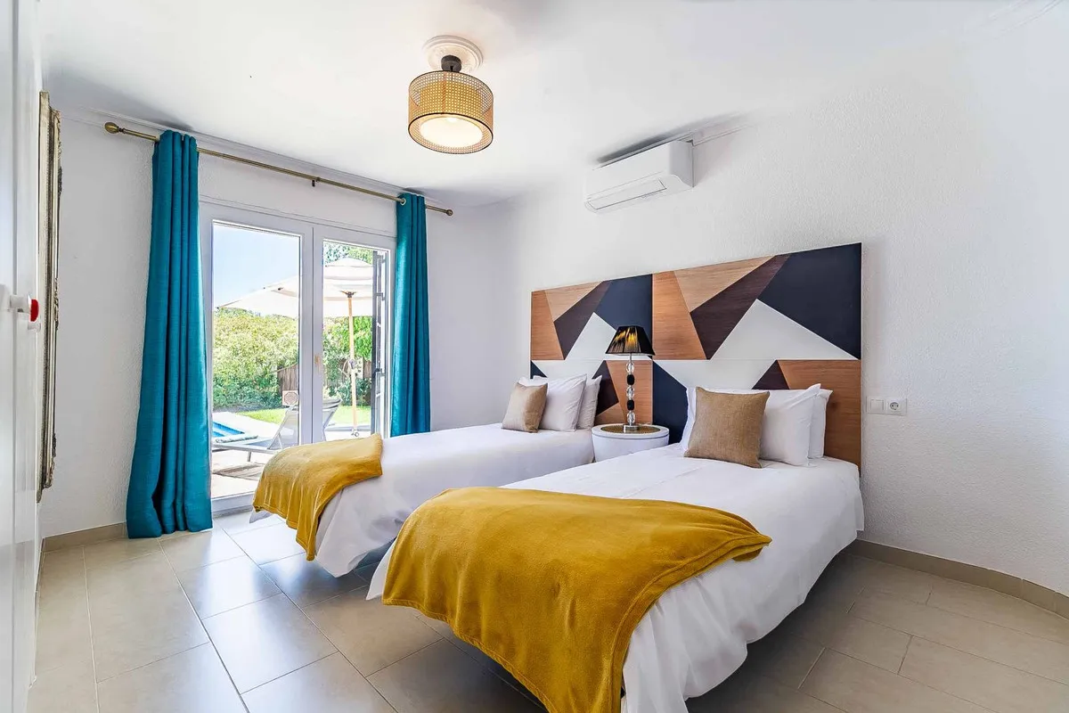 16821936-c836-4bc9-a7e1-aa15d0451e97