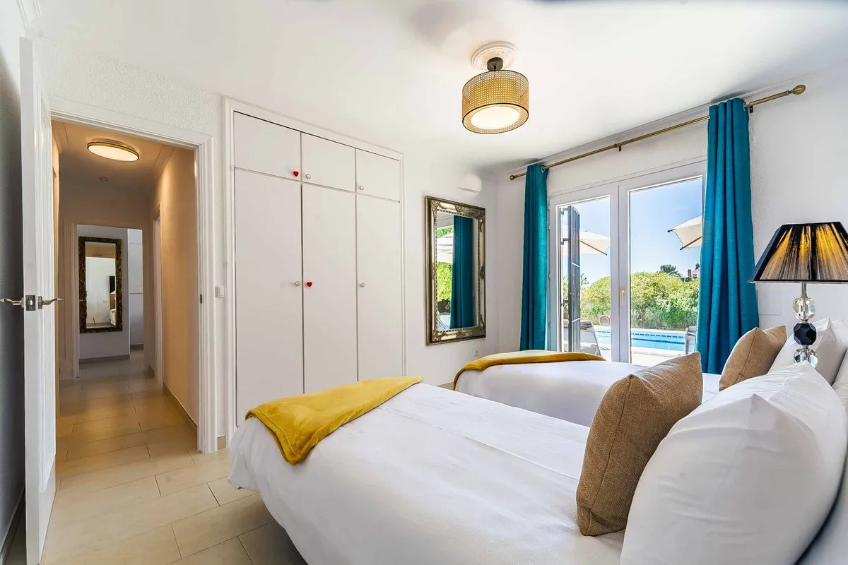 3318741b-cd3b-4189-9cd4-95f5acd29589