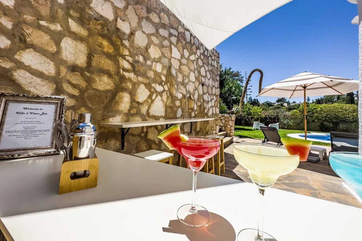 63e50ff9-f722-44de-810c-733d94721870