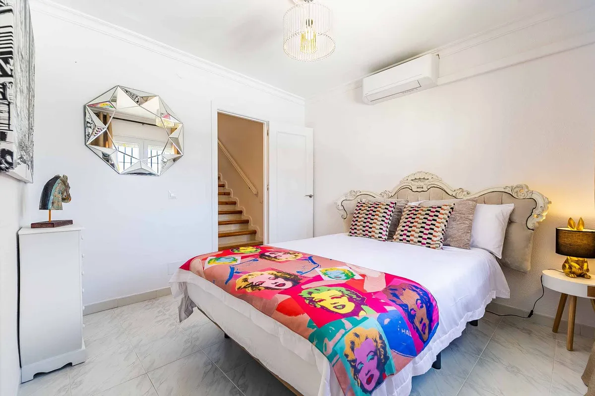 804afdf6-5251-4d0a-b48e-5561d2331420