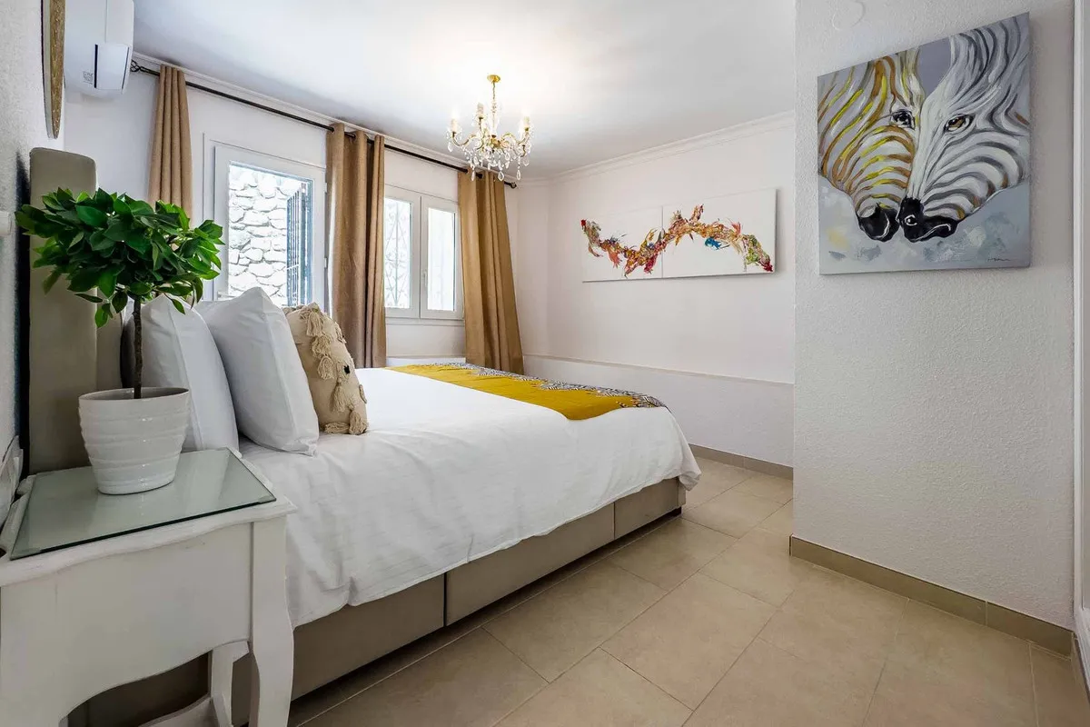 9d5cd33f-d048-4d0e-9b7c-3dbcfd81d253