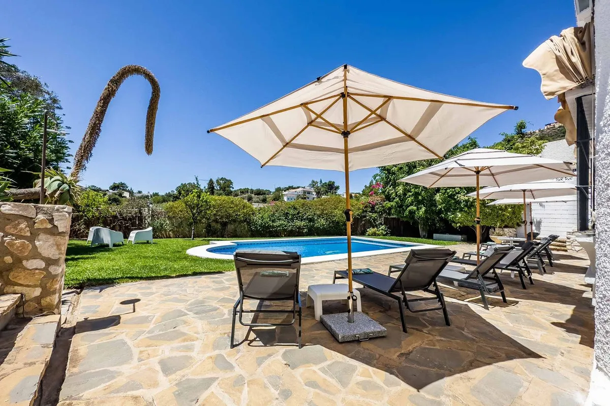 ad999a8d-0db9-475b-ba5a-776fc5aa0f54