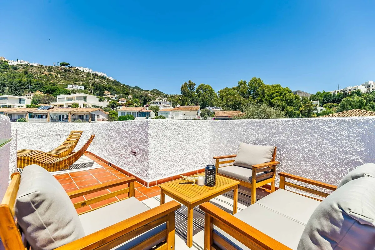 ca913932-eb63-4e6a-95dd-501ff4ab134c