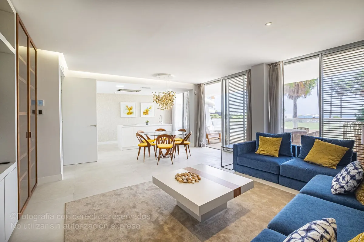 6fd42a35-8223-40c3-b3c7-6d62f2032501