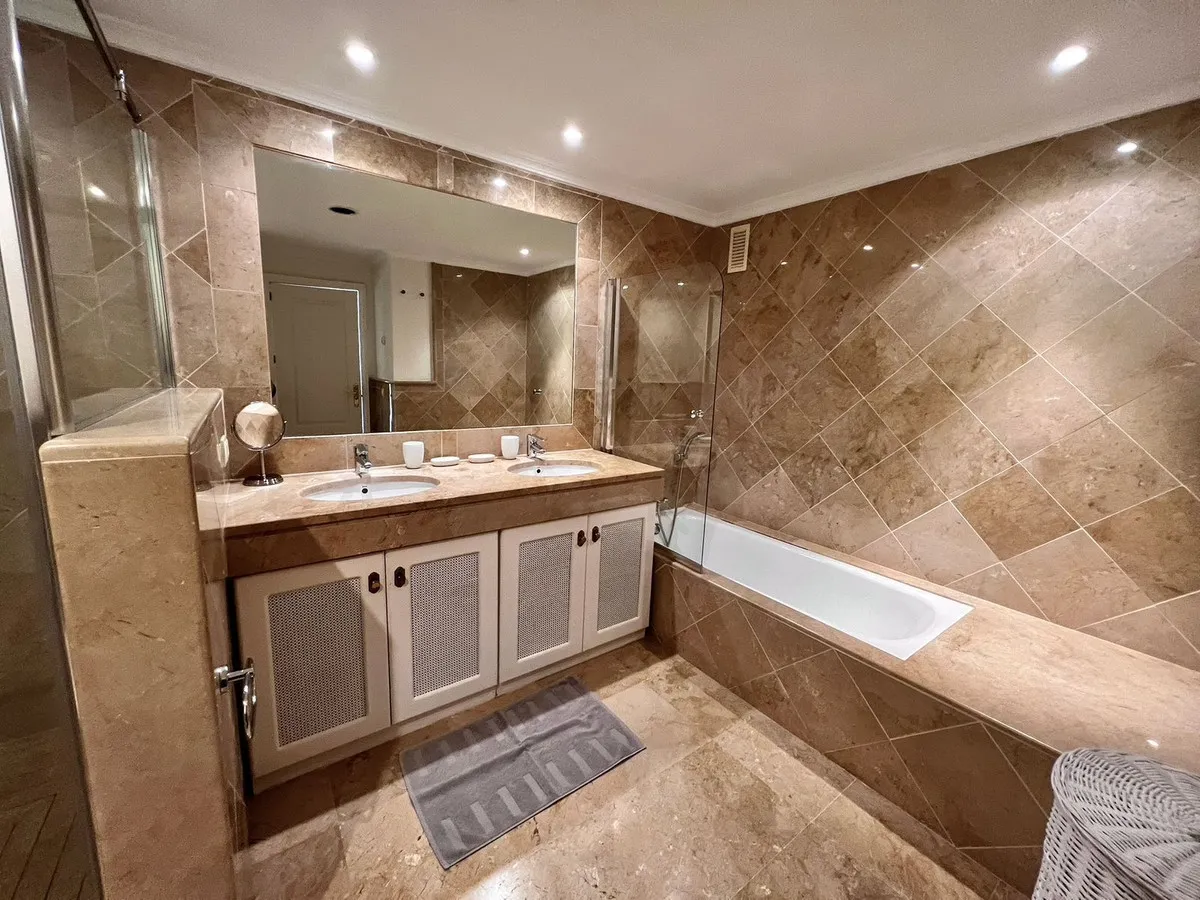 d454927d-b168-472c-a947-f94c883a671b