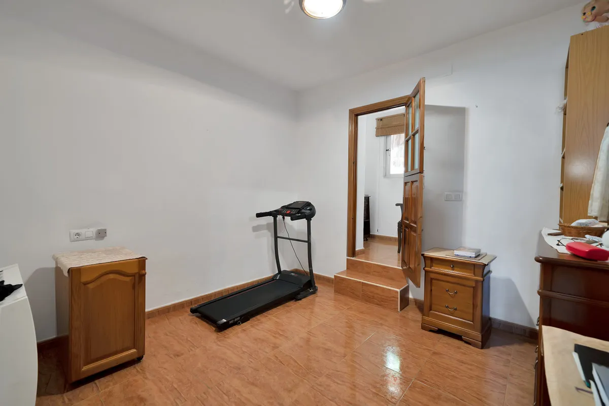 e2e85b4b-0640-445f-b6f7-4188d8b5d91b