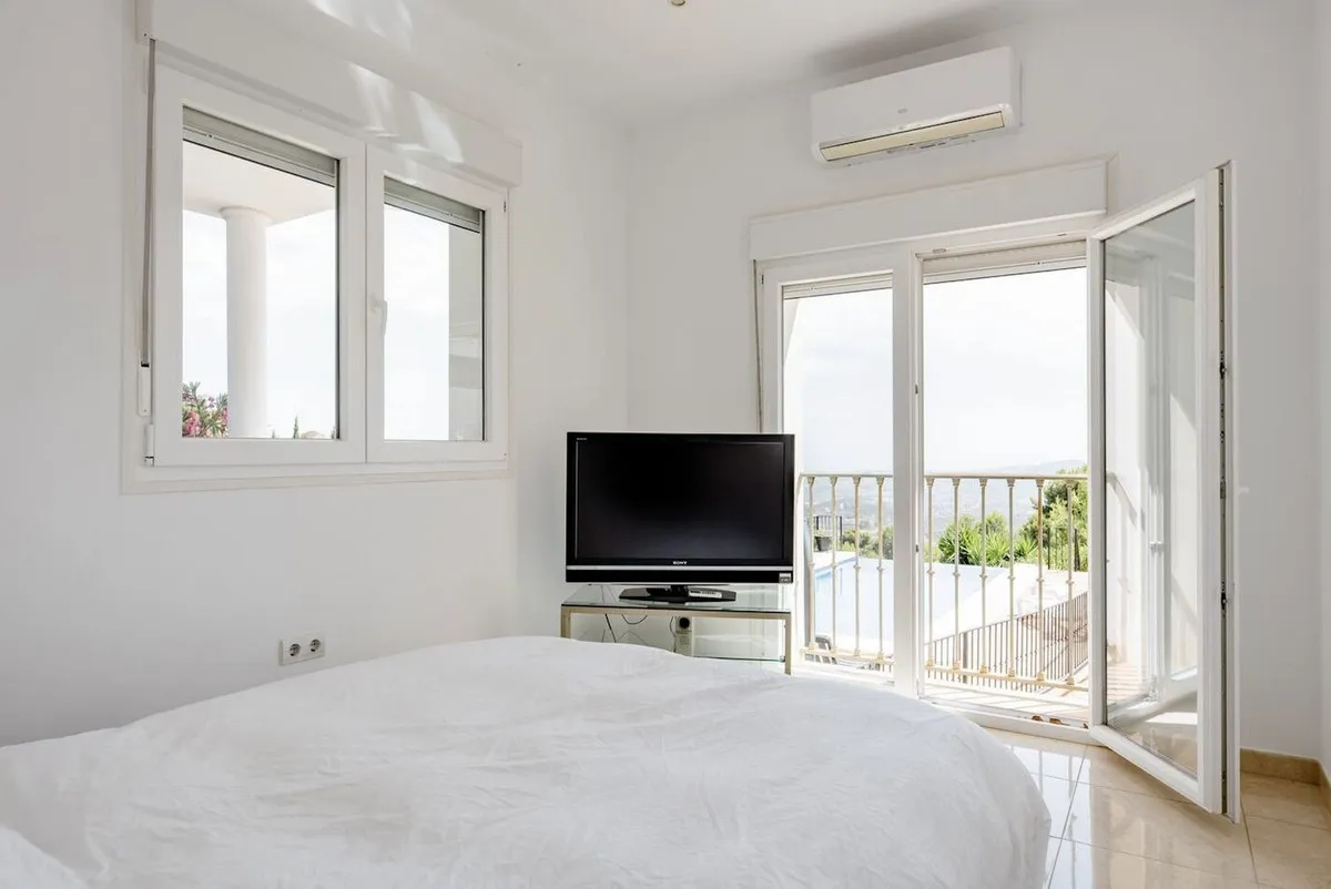 10d7bccb-a1da-4bb6-957f-d81c6fa85038