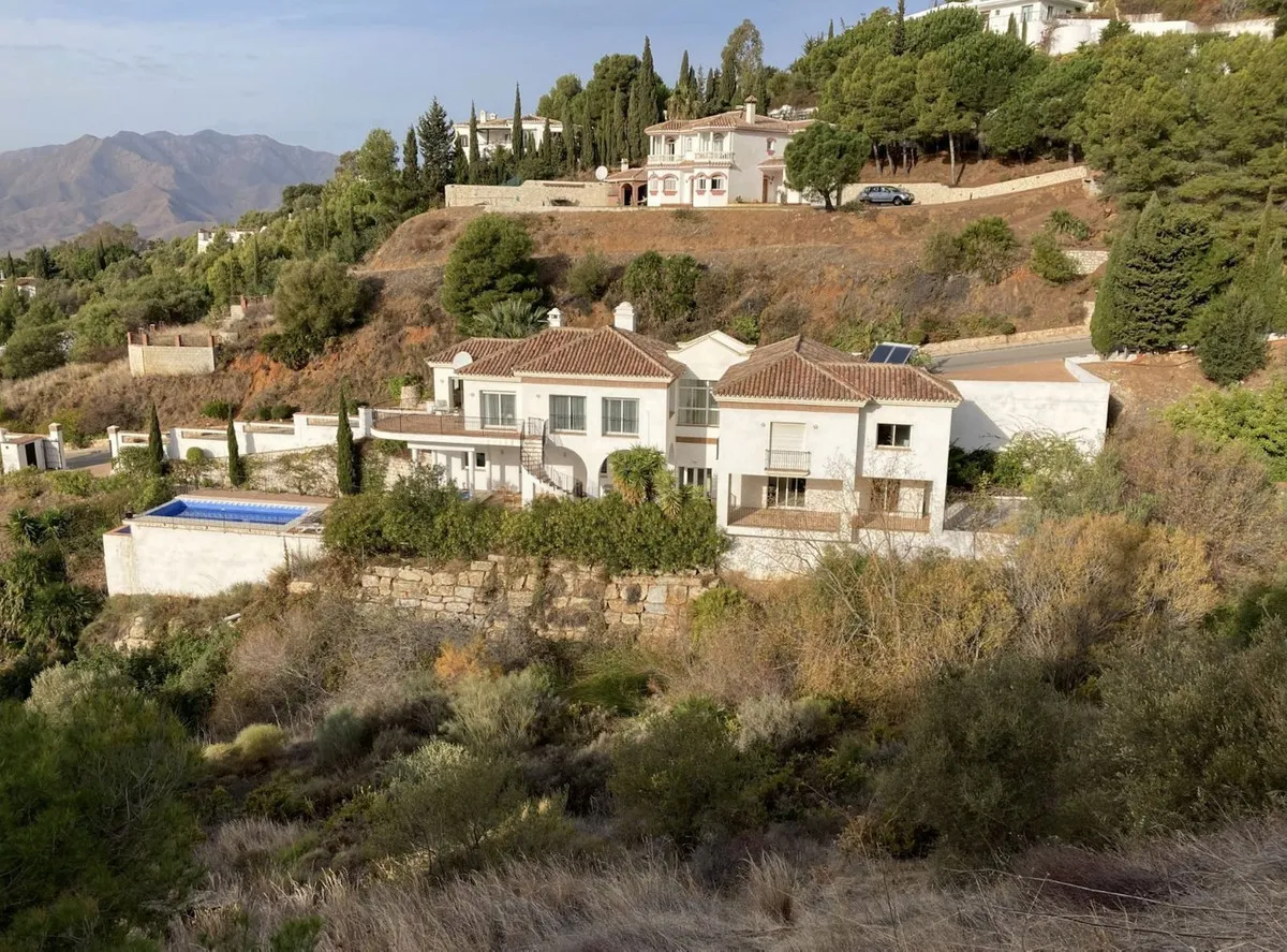 ae367a4c-82e3-44f9-8b32-c36a026d34ea