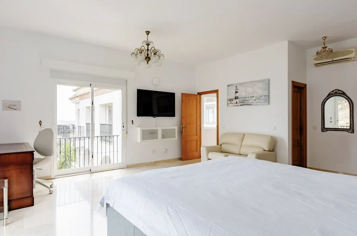 b409e506-308a-4e12-81cf-9d61622f5f96