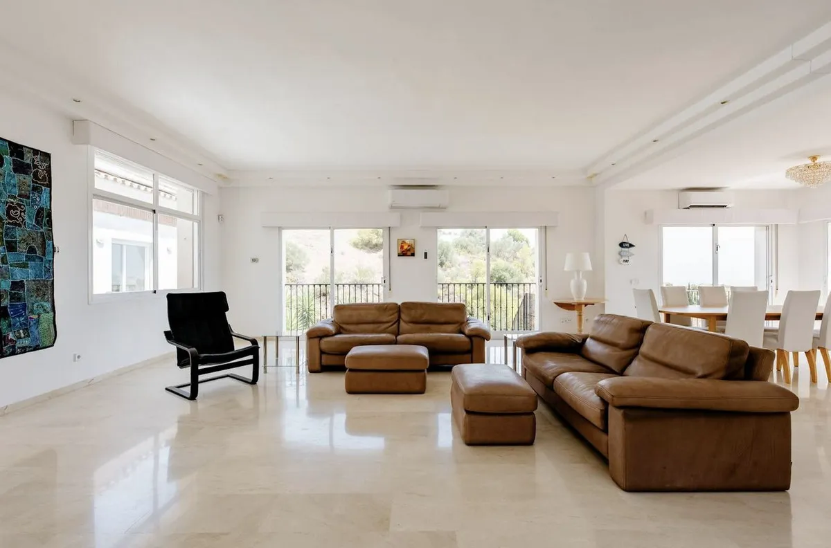 cd056255-8f9d-432b-bcc1-6d7df9aaa8bc