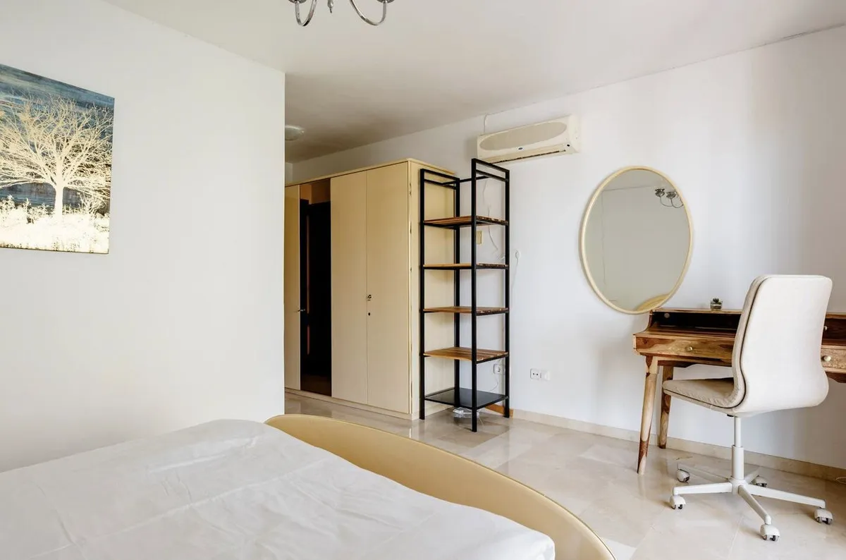 deab8a07-12ef-465f-9278-146e7900b945