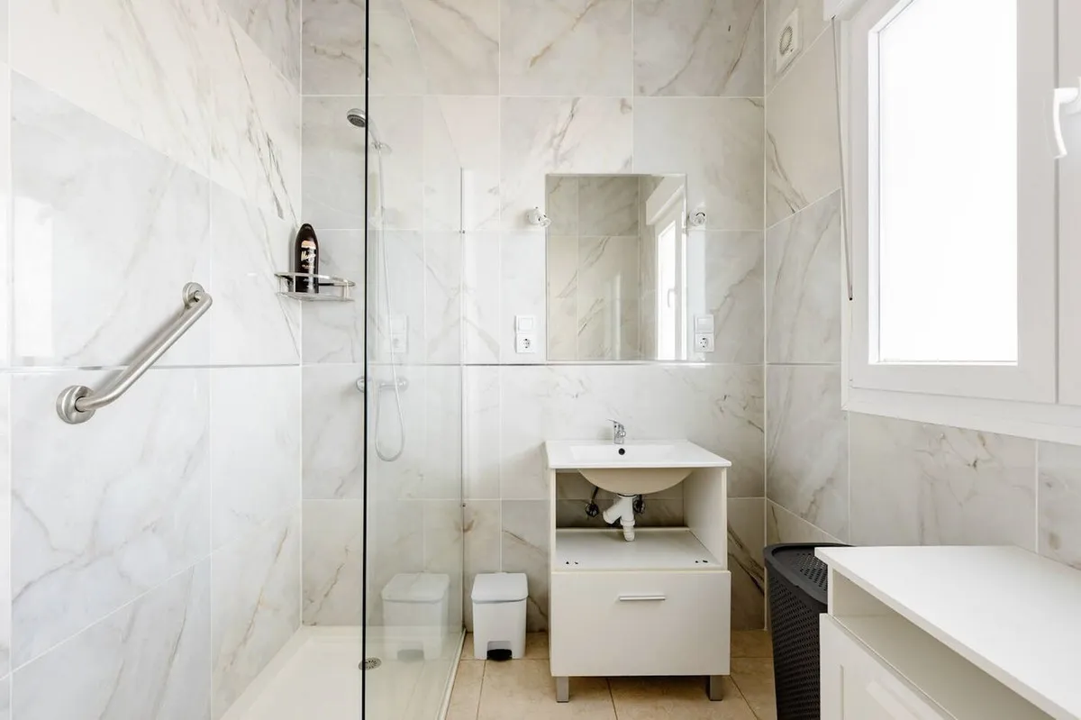 f0460379-a168-4c64-8300-fce44a791e26