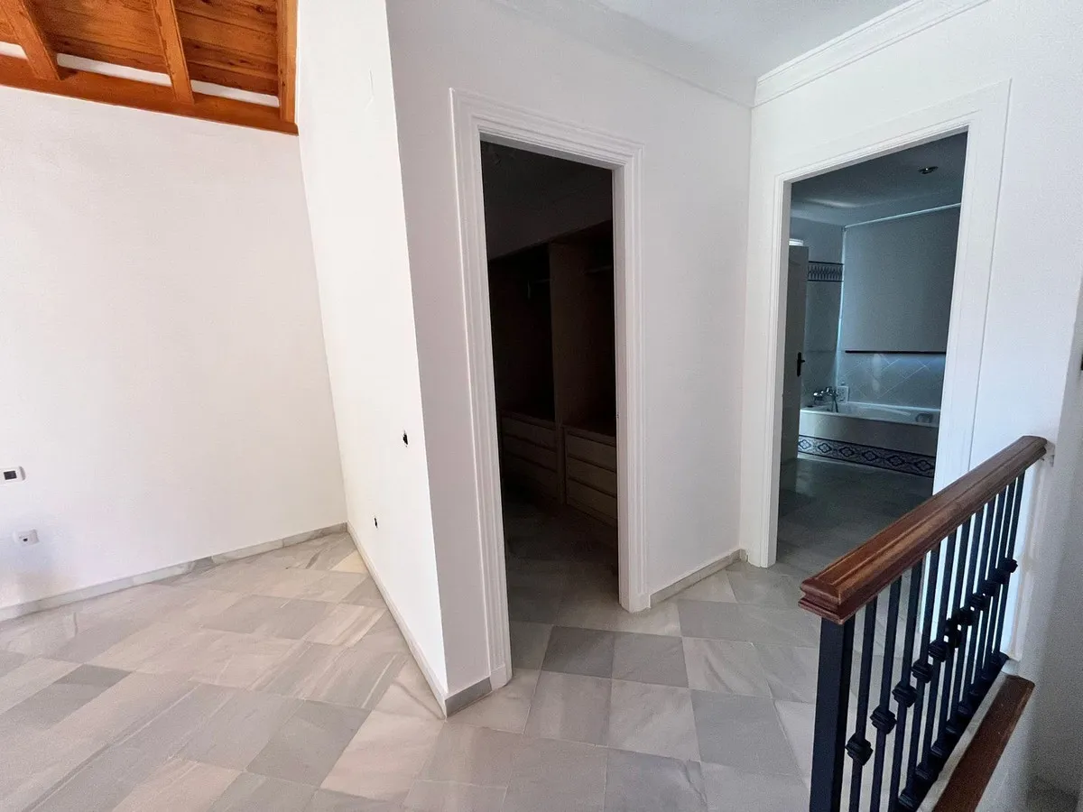 4bb295bd-c3d0-4624-b14b-321dd47322ff