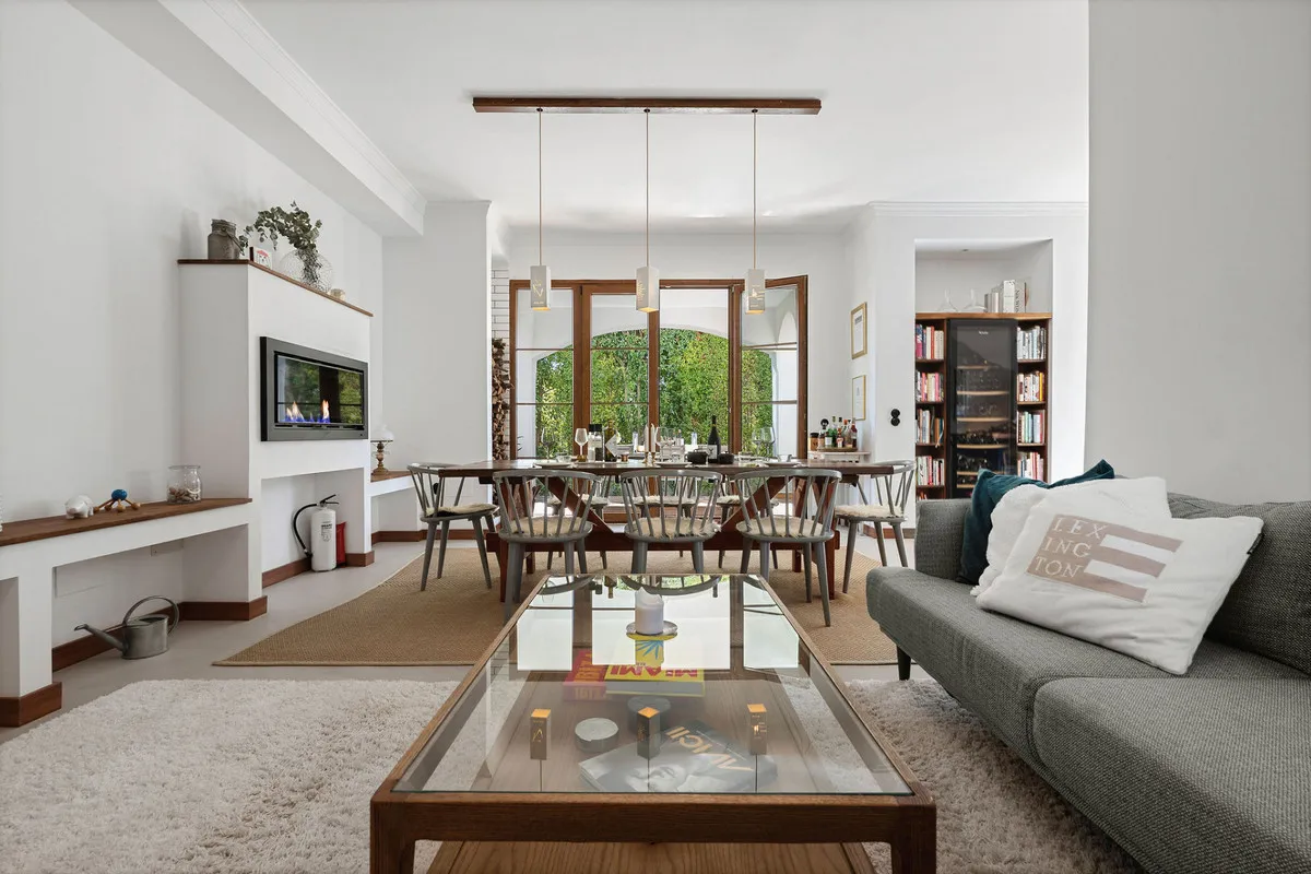 0ae5ed50-26eb-4f93-815f-8d33e807b6c8