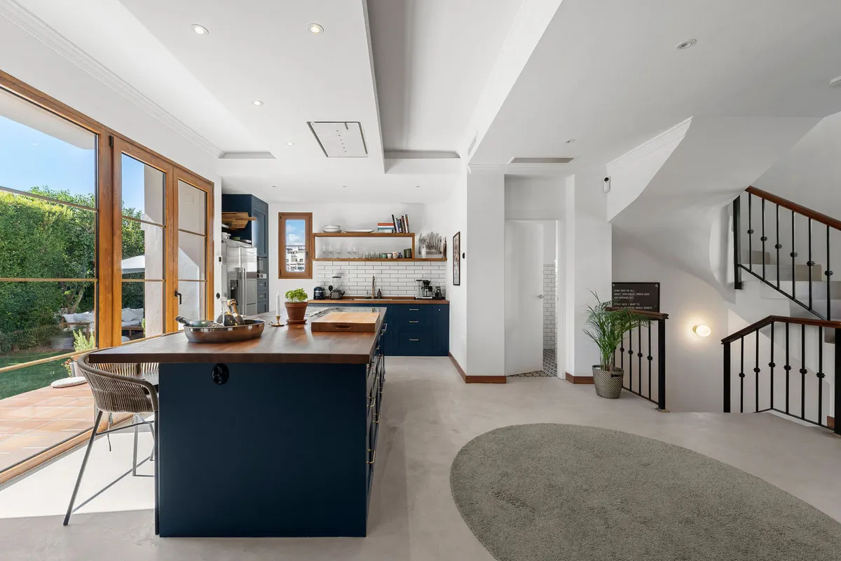 bb3b5d8a-8d64-4854-a35c-b975fdc6babd