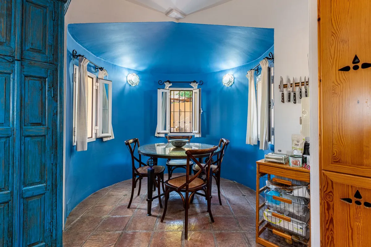 04a842bb-9107-4ef1-bdc5-0fbc4e8302ad