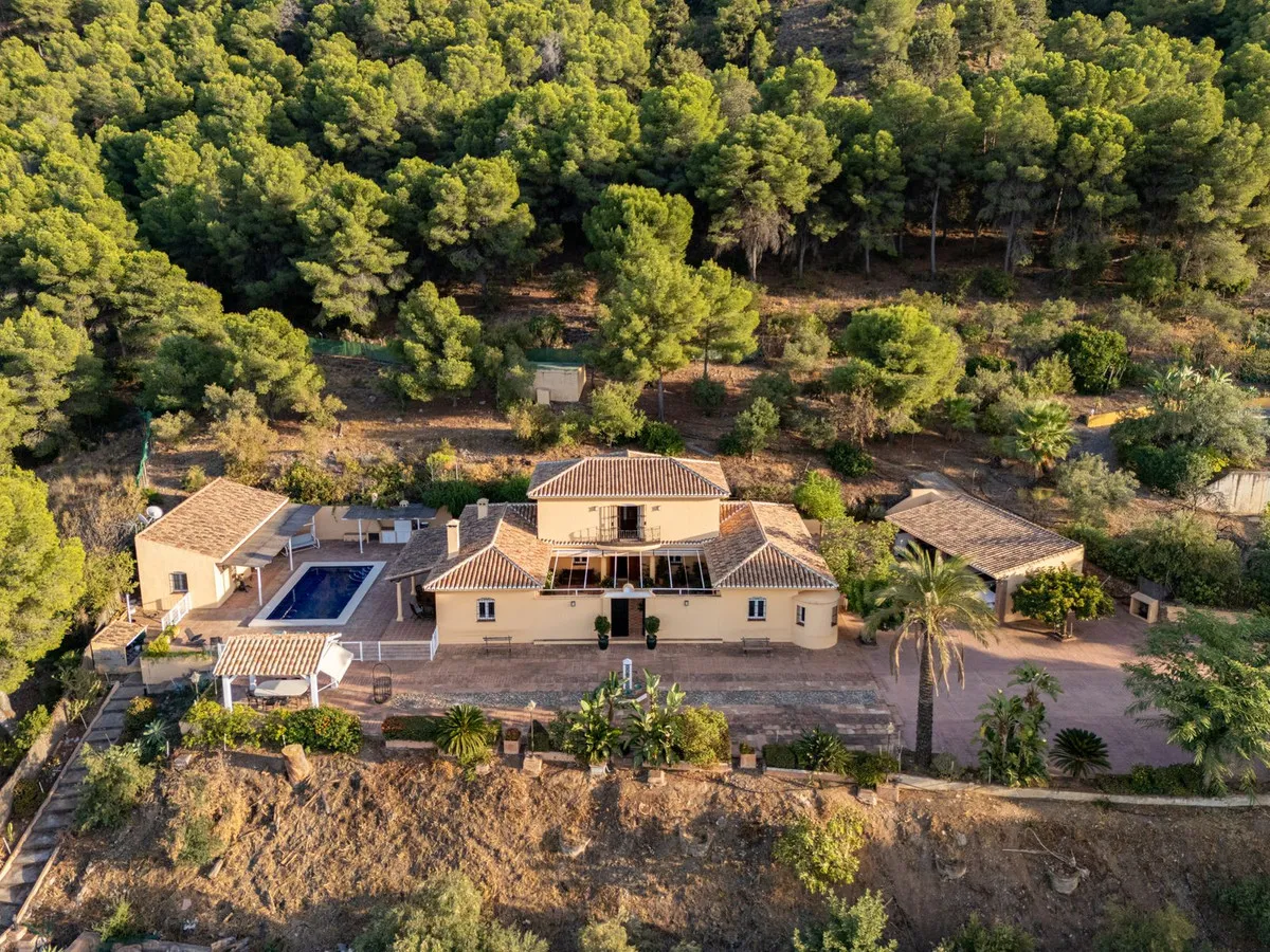 2e363fbd-03bf-4280-bbd8-77d332300874