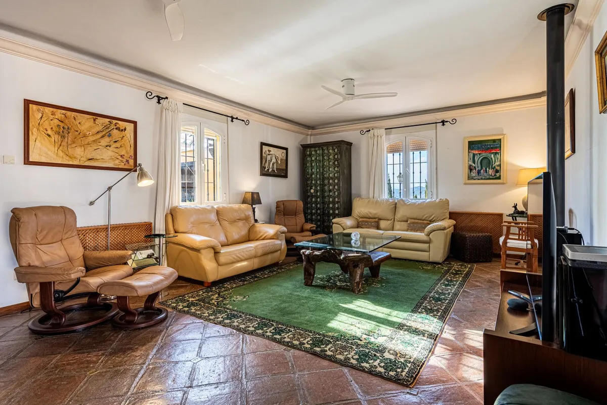 57e6e084-710f-4879-ab6b-080d365713e7