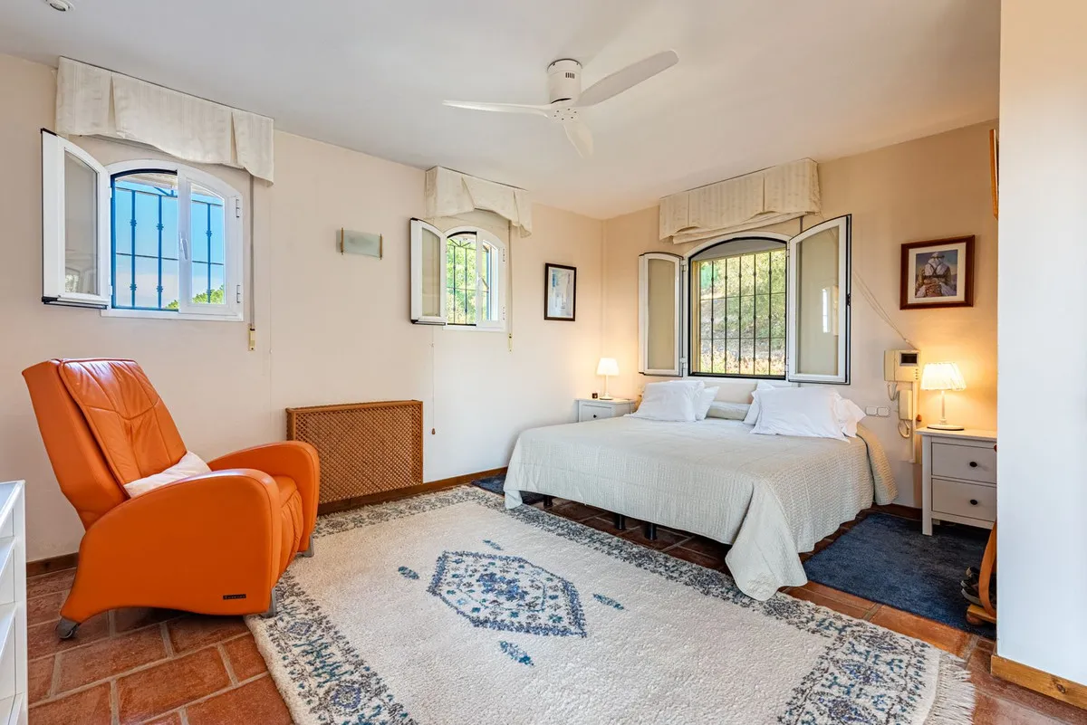 5b7e74b8-e788-40fe-9ebf-e42f119f3f6c