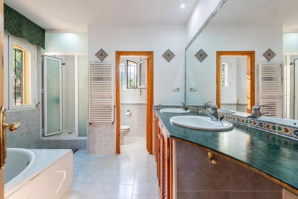 b74558a4-3f51-44a7-9715-8462d3b4247c