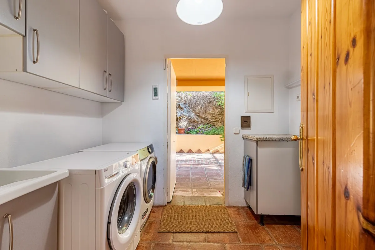 c49e8e02-b1bf-4e0a-976d-a336ee6cb41c