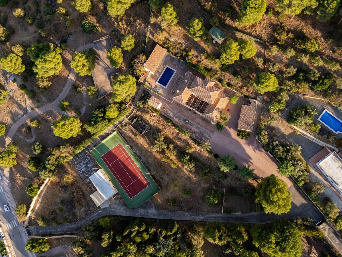 c5aad0b4-808d-41df-88d9-59fbc6c53935