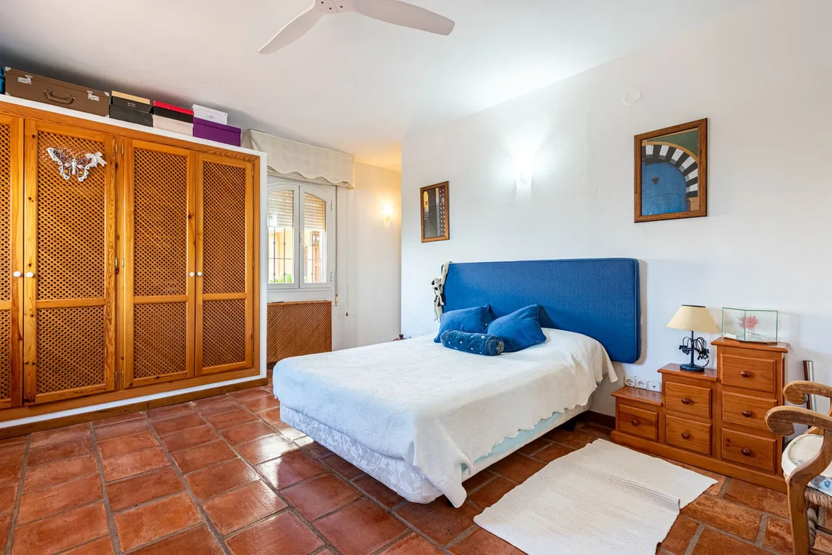 da8fd975-4e63-4cd5-a950-4bb1255fbee5