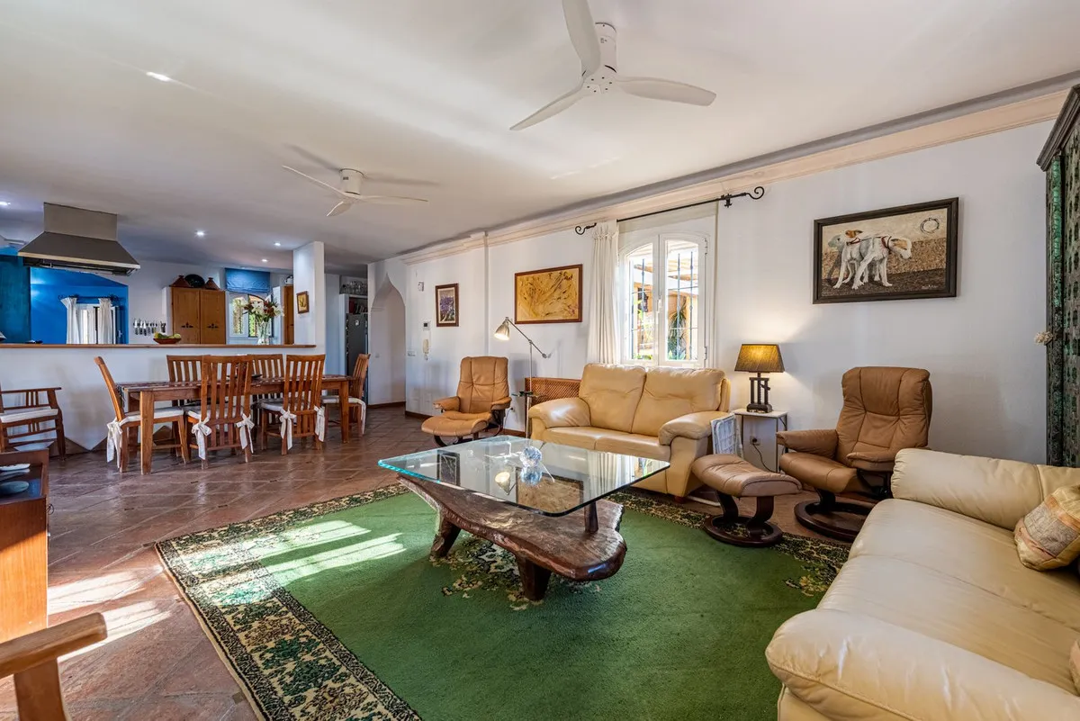 db3910e4-55d9-442e-a981-1b4e819ac7a3