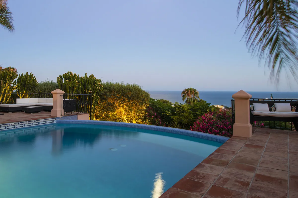 84ef2854-0d3b-4adc-8c78-ace851822653