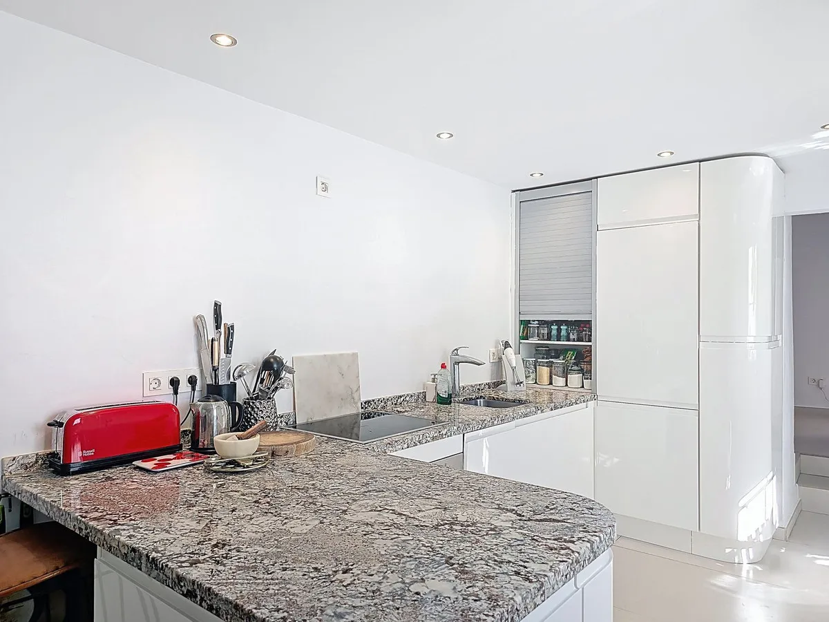 8ffde697-bdf2-4578-b15d-8e80905e643c