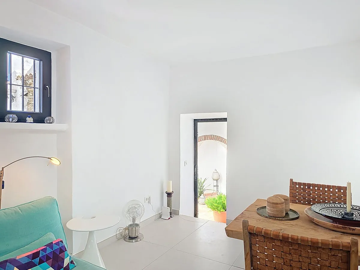 a5dc2d24-884b-418d-930a-1d6d54d1e6e8