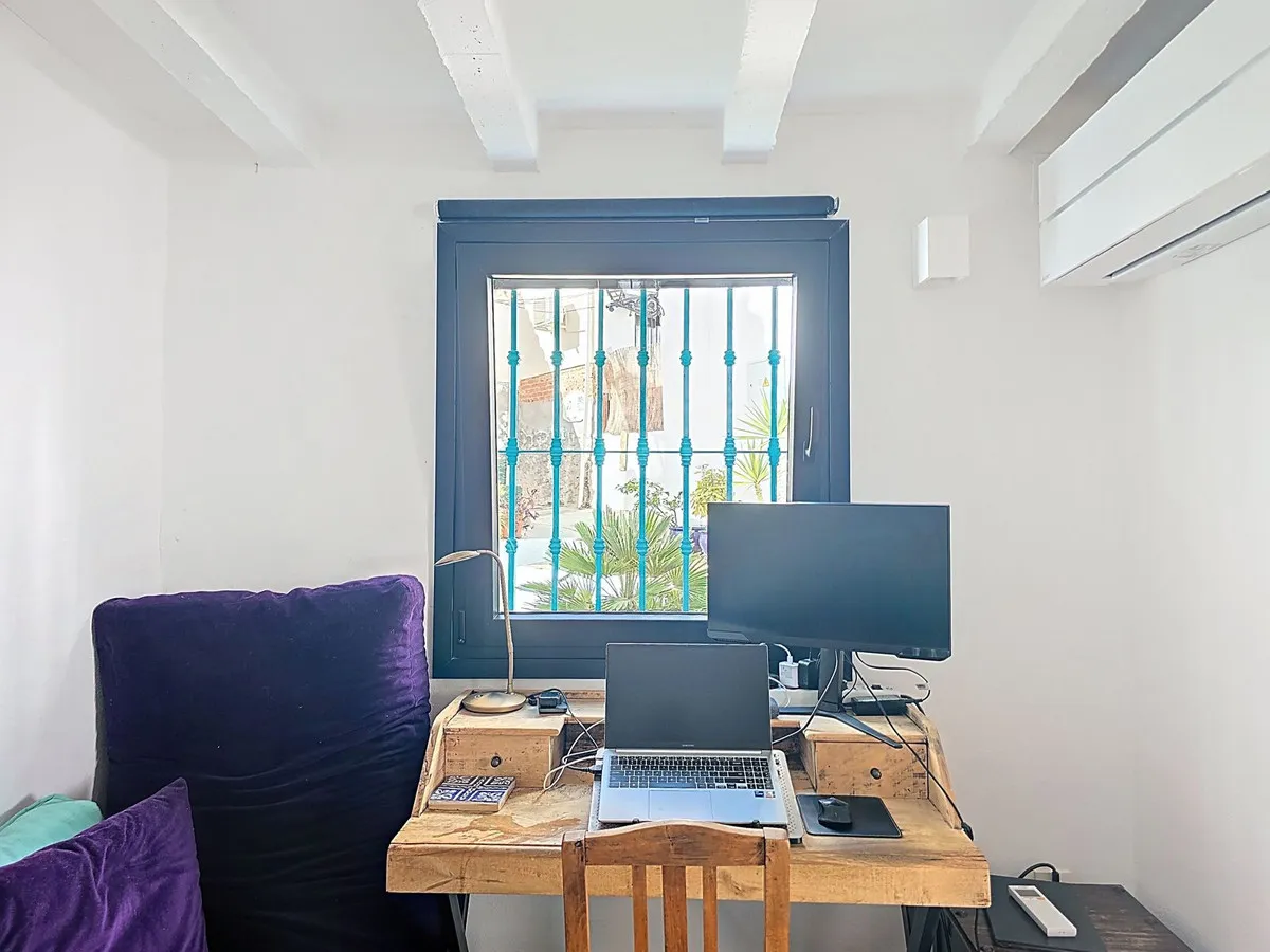 f1714576-42e4-4a7d-b5f0-3df00cd28b77