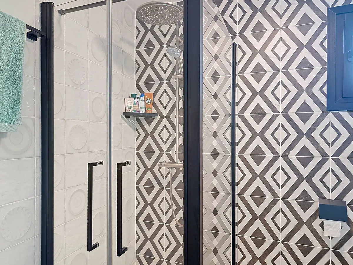 f23534b6-0767-4f3d-8c65-f9c5bcddbcf4