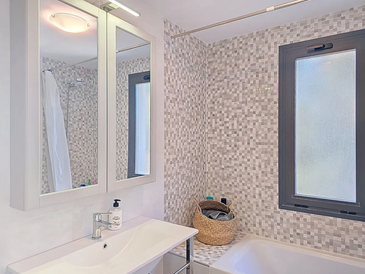 542558ee-4a92-42dc-92a3-530aa6ec7e5a