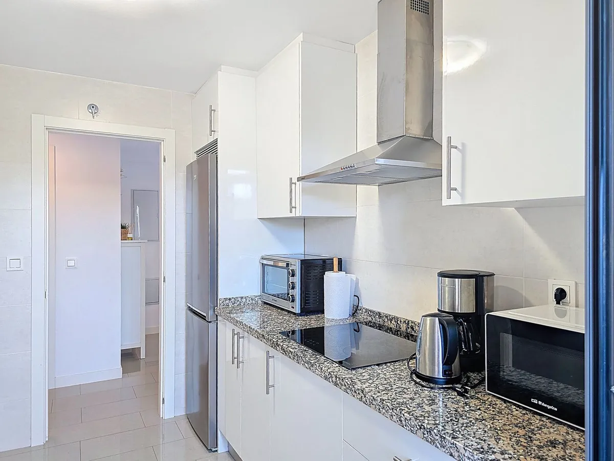 6704cbbc-75db-466f-808c-280a3382a870