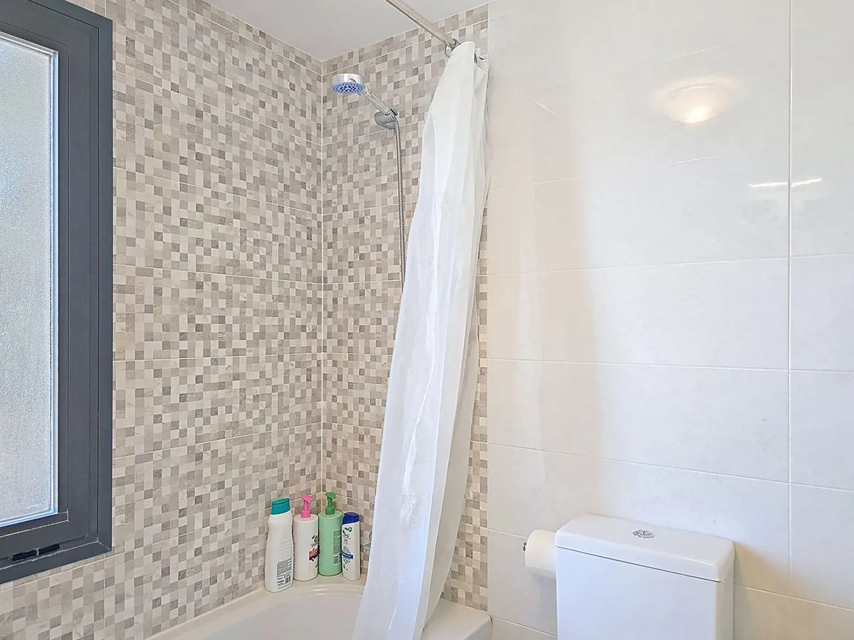 8d355258-ccfe-453d-8594-dd5367e5ff53