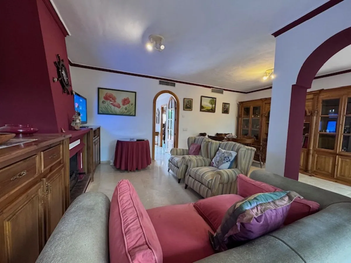 25d8d895-235c-4690-a759-4ef1e614db21