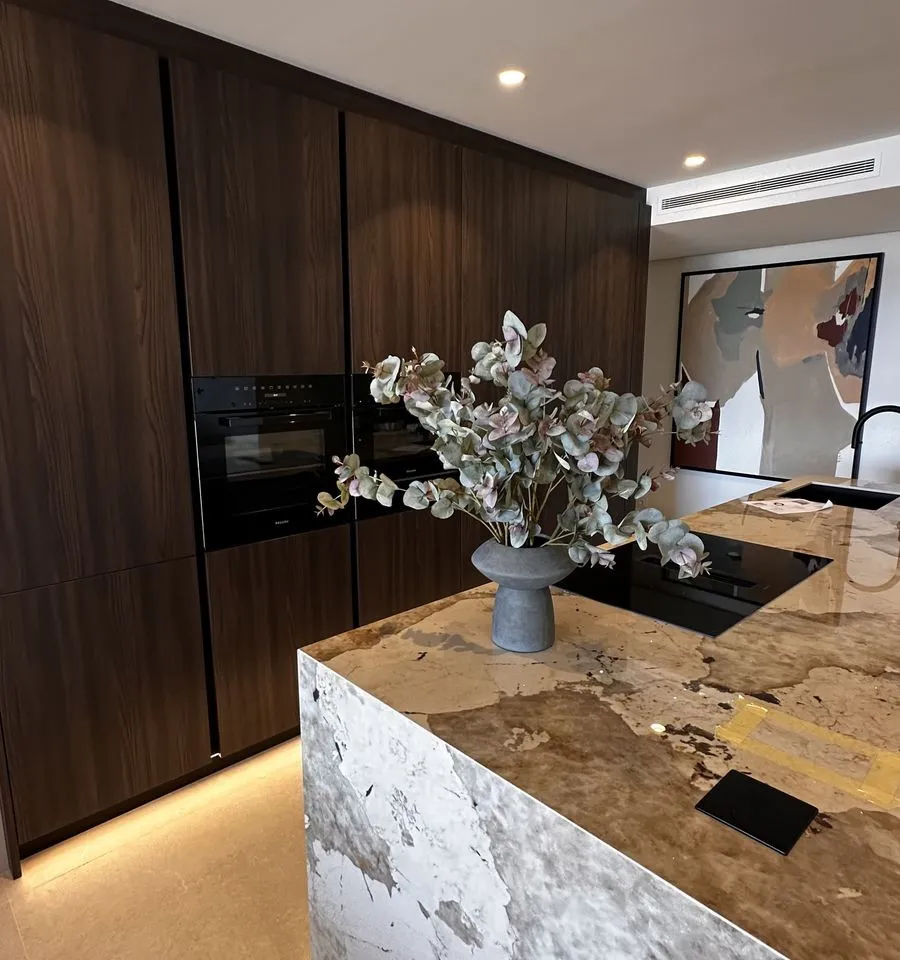 0c1ea696-e733-4420-9b3d-0b28715e5cc2