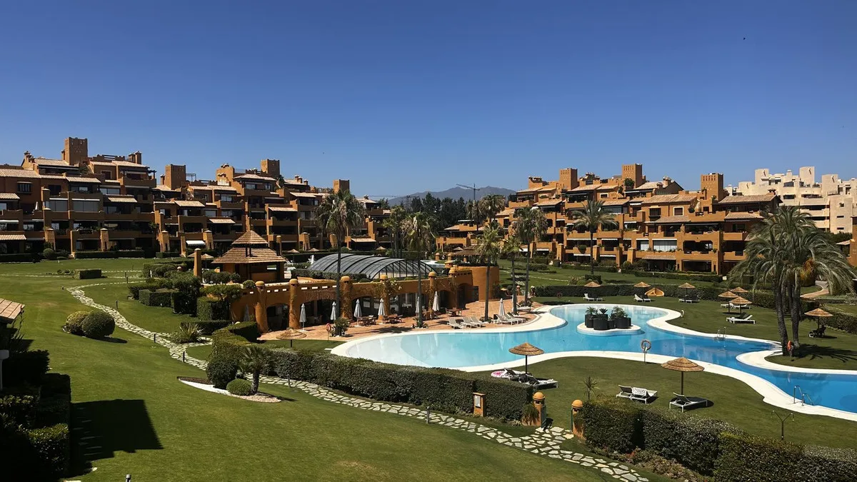 7d6b0d8c-74d7-4c64-a7e1-d4ba50f5b2ea