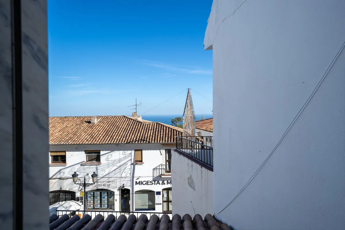 3a861098-cdc9-4b8f-99ec-84a825d6e056