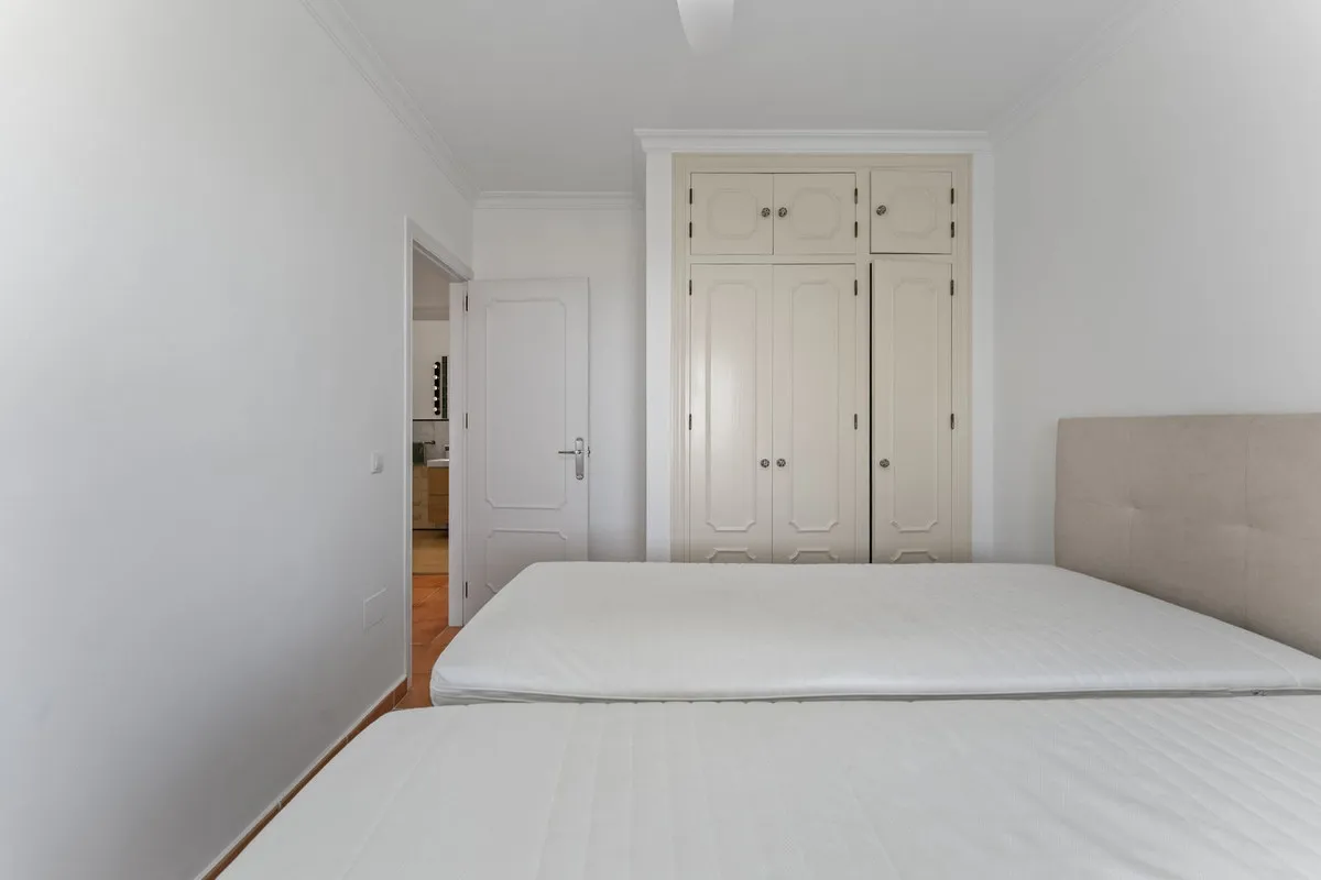 3a8f0c21-3541-494f-b3d5-3dea752c4023