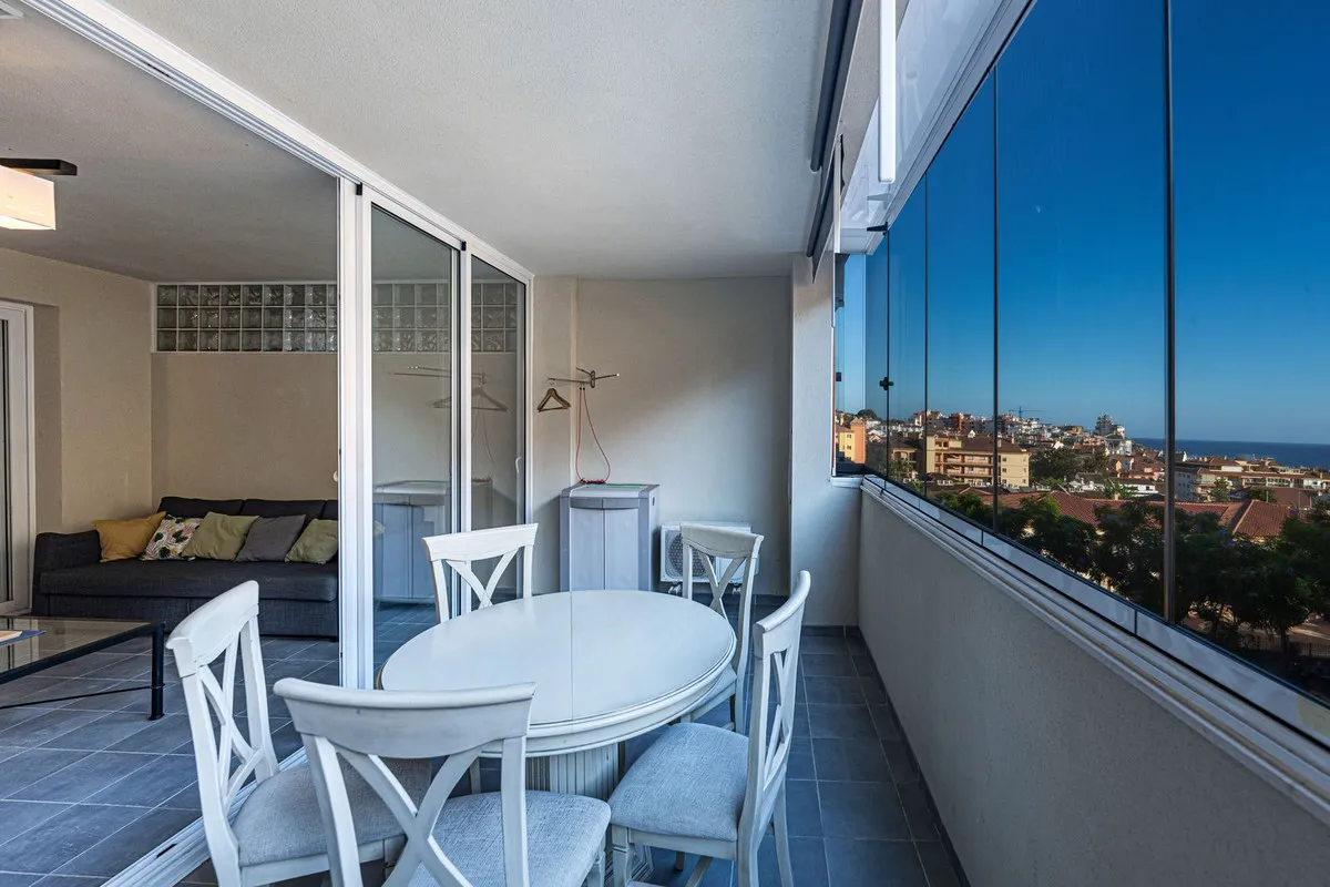 52d71702-6a0e-434b-9310-33174100949e