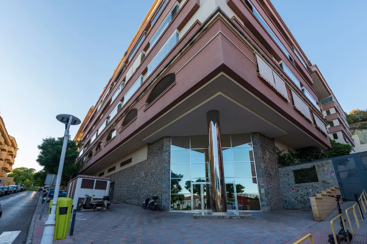 8a625f00-0c94-4570-b5f5-d6eb3b144812