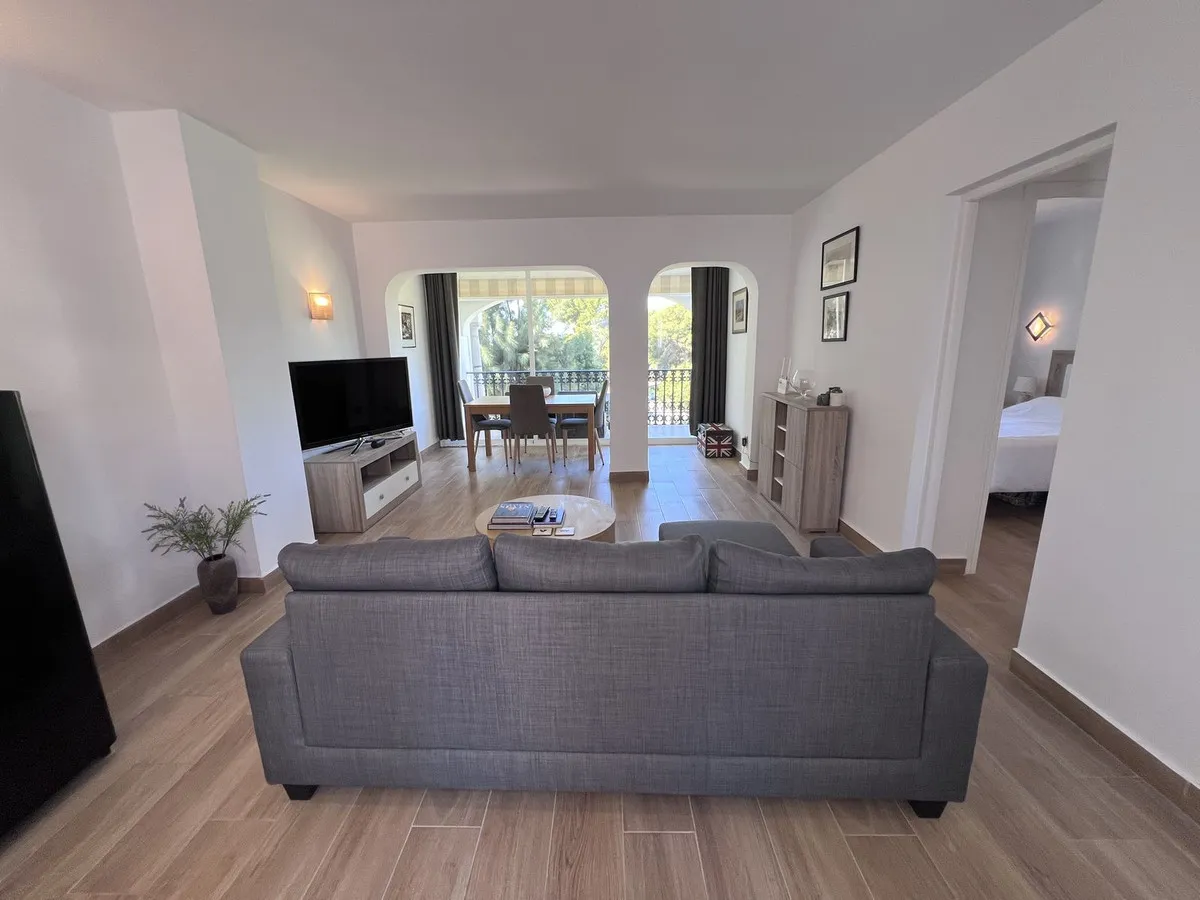 d805bcca-72a9-48f1-8574-603016e046dd